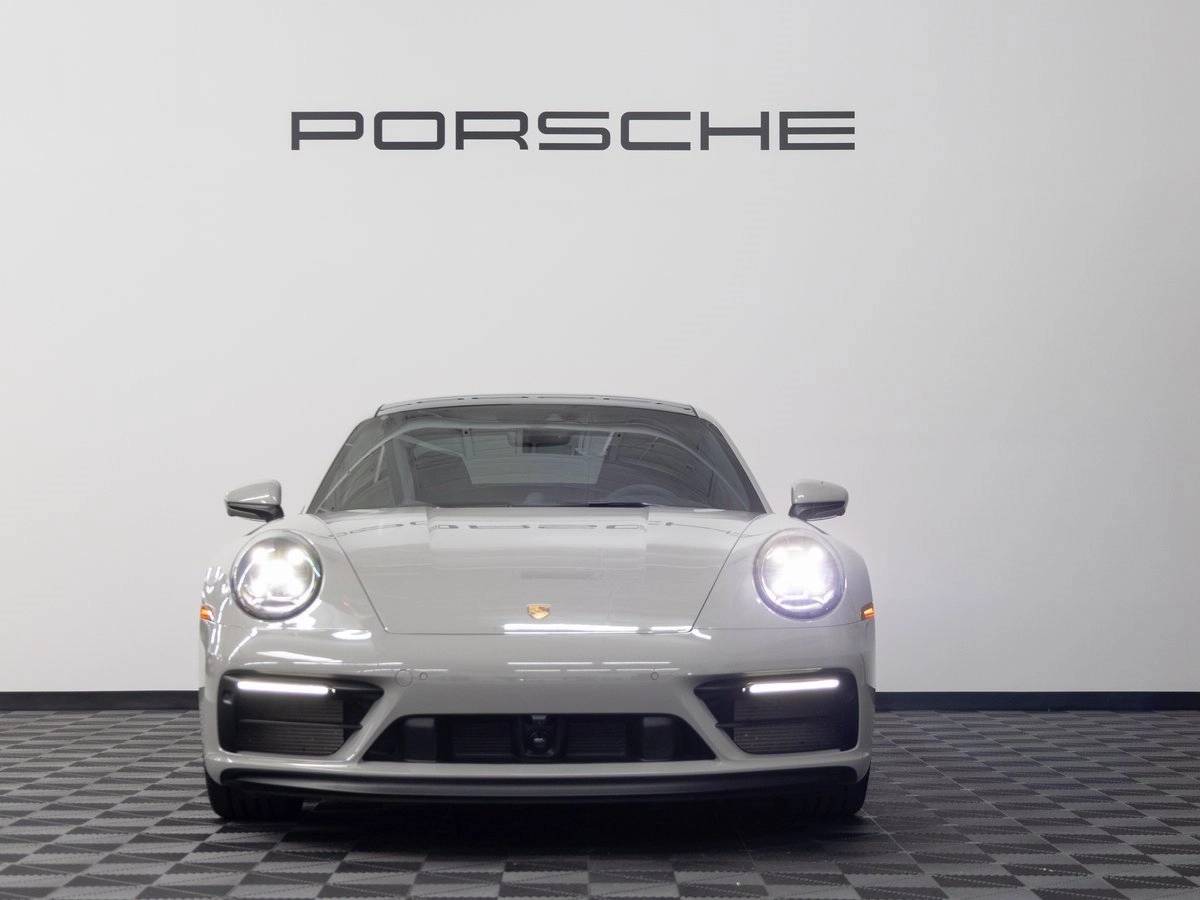 2023 Porsche 911 Carrera GTS