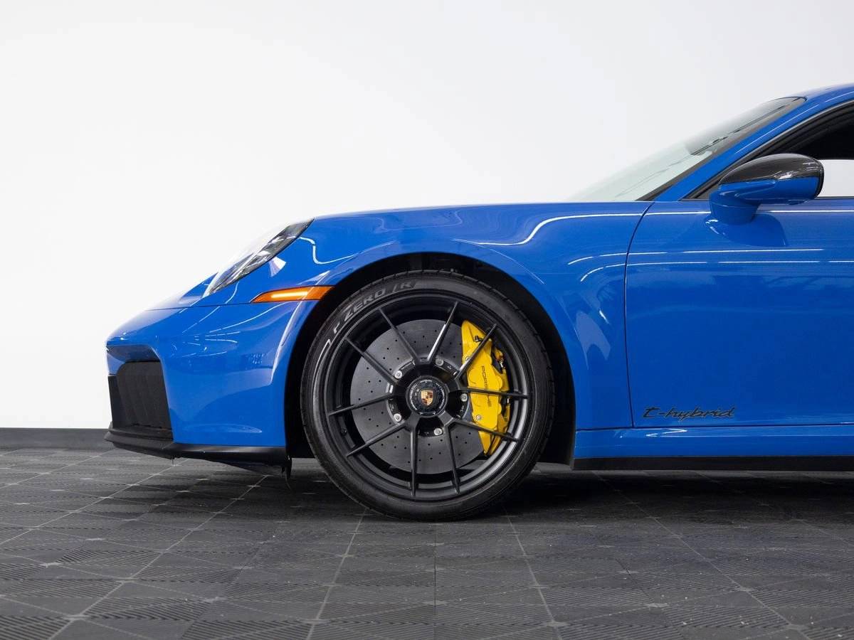 2025 Porsche 911 Carrera GTS