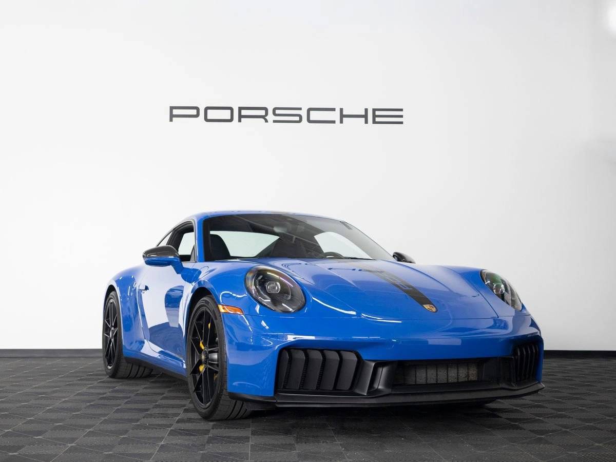 2025 Porsche 911 Carrera GTS