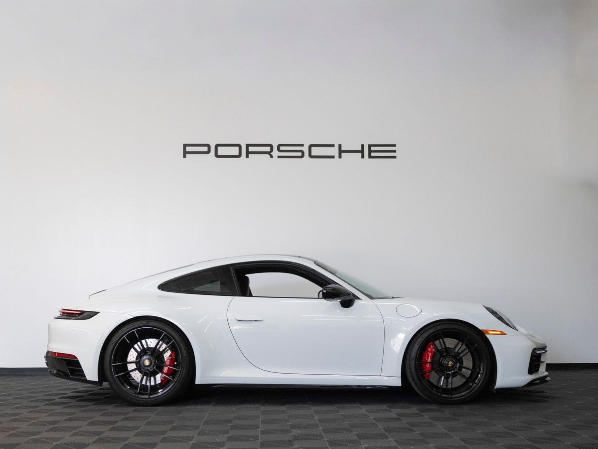 2022 Porsche 911 Carrera GTS