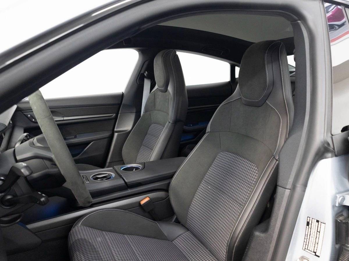 2025 Porsche Taycan 4S