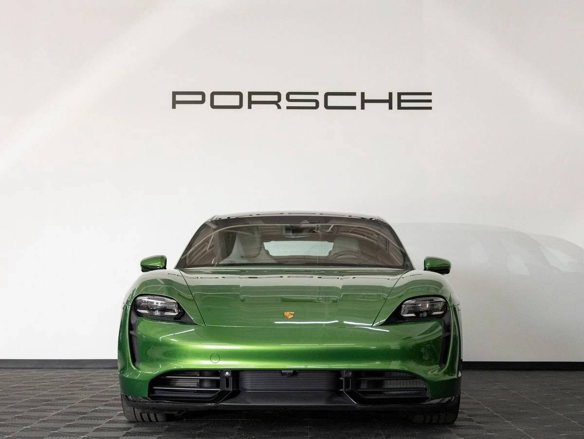 2022 Porsche Taycan Taycan Turbo S