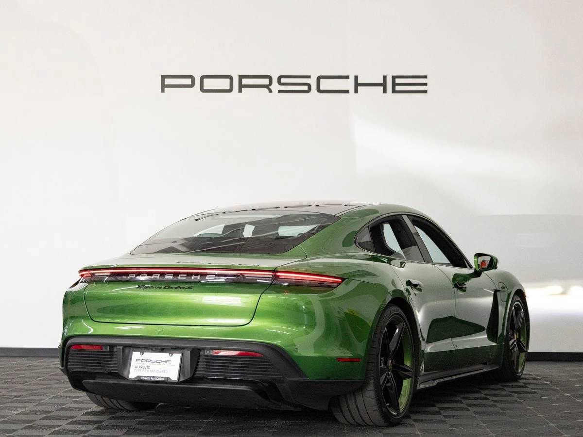 2022 Porsche Taycan Taycan Turbo S