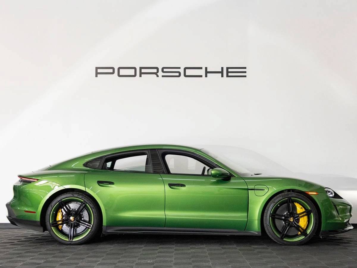 2022 Porsche Taycan Taycan Turbo S