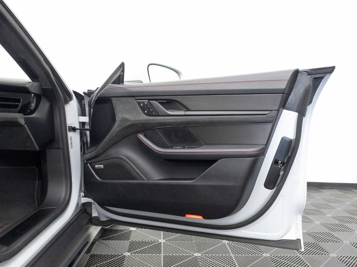 2024 Porsche Taycan GTS