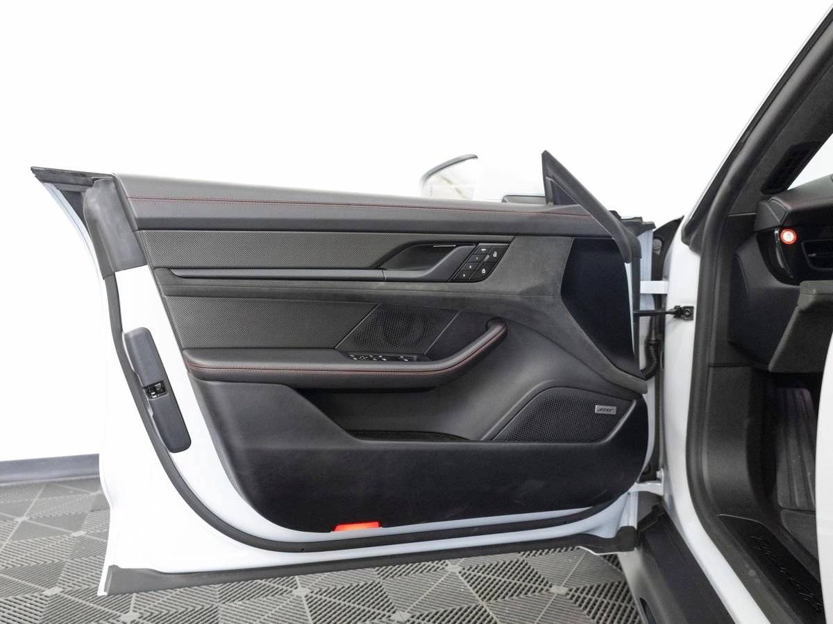 2024 Porsche Taycan GTS