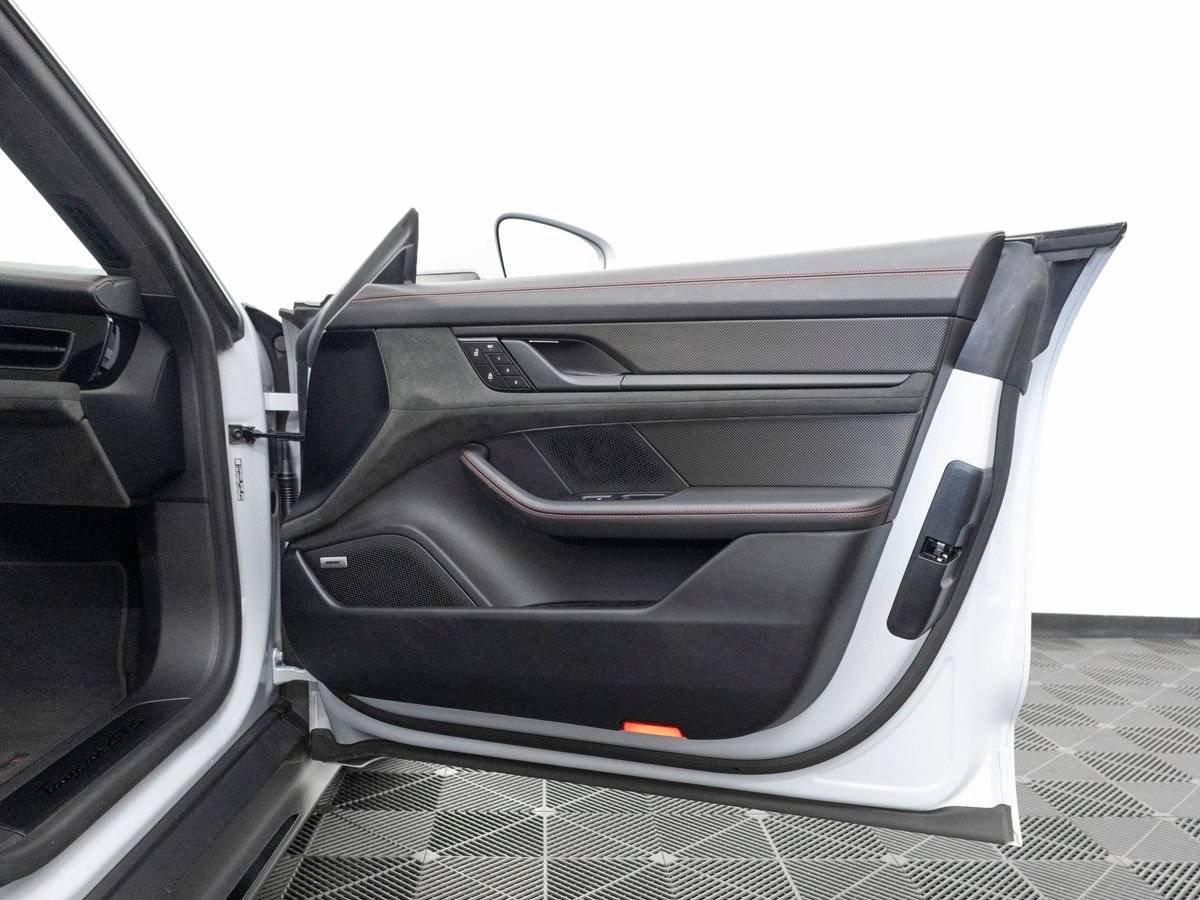 2024 Porsche Taycan GTS