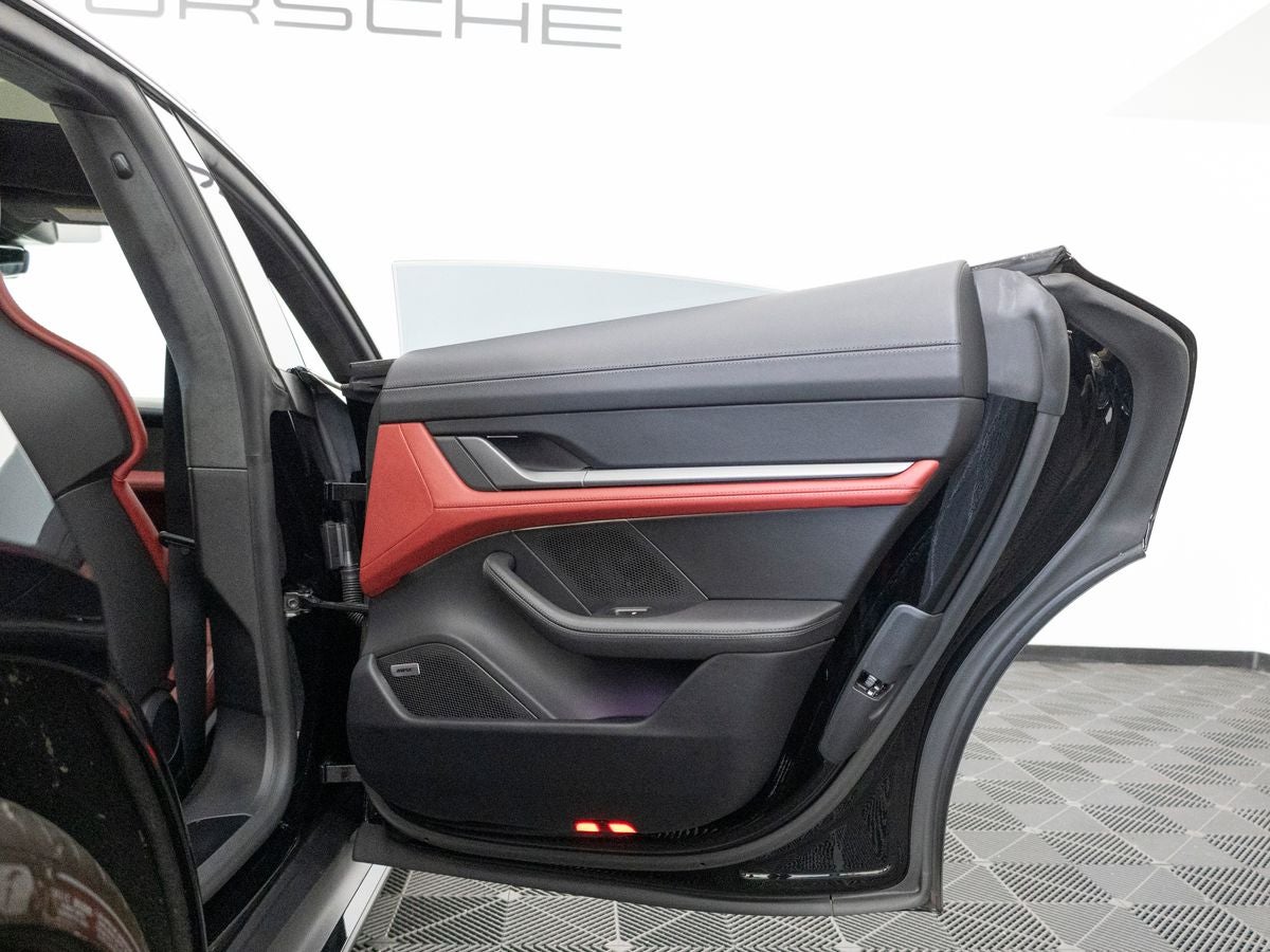 2024 Porsche Taycan GTS