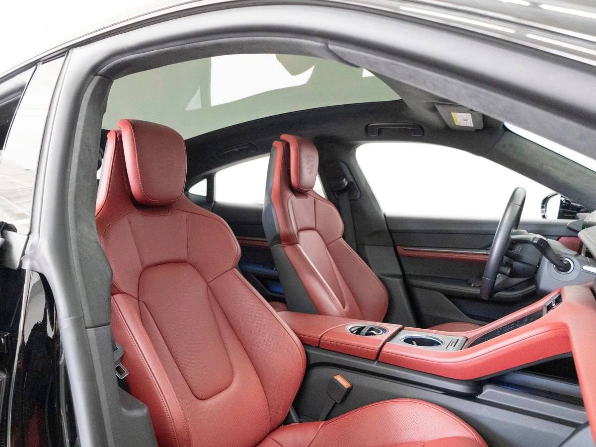 2024 Porsche Taycan GTS