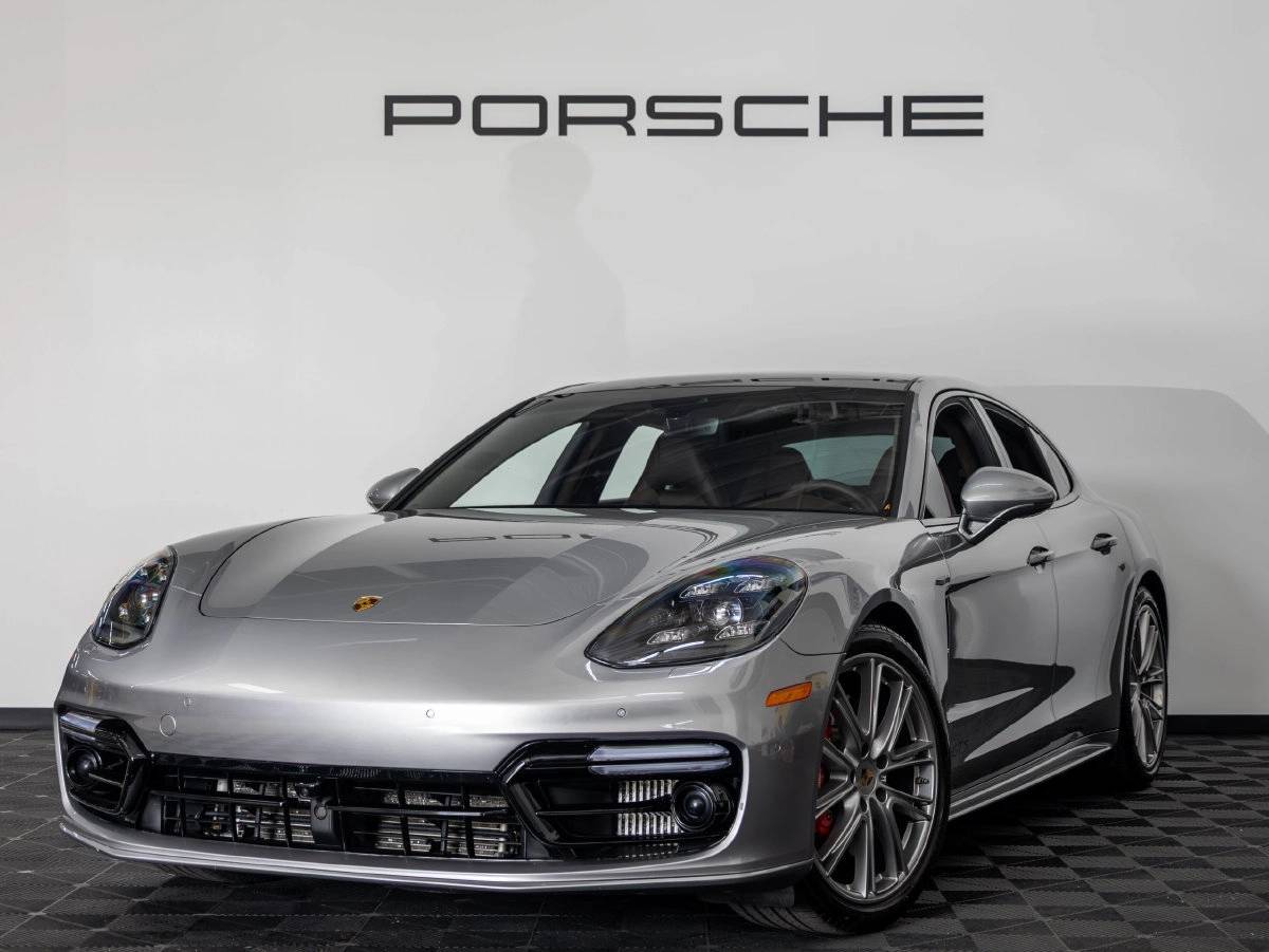 2019 Porsche Panamera Panamera GTS