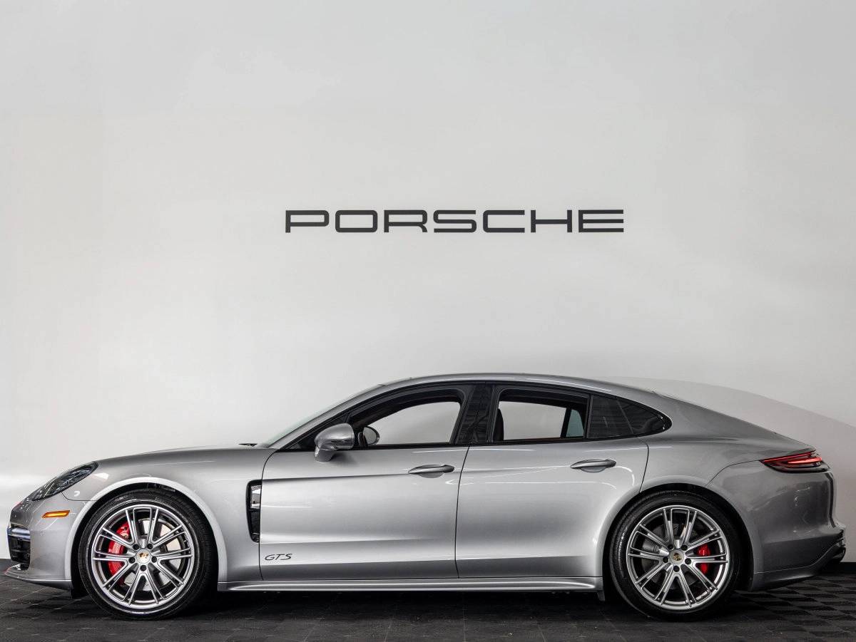 2019 Porsche Panamera Panamera GTS