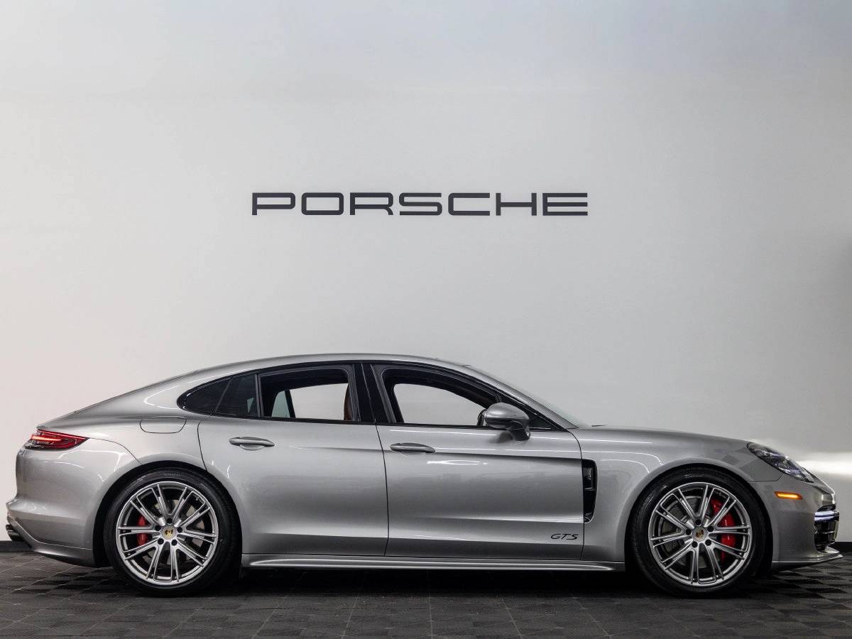 2019 Porsche Panamera Panamera GTS