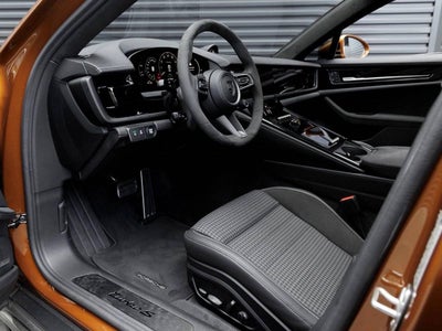 2025 Porsche Panamera Turbo S E-Hybrid