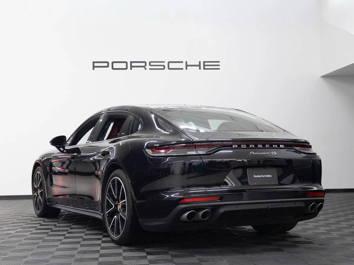 2022 Porsche Panamera 4S Executive