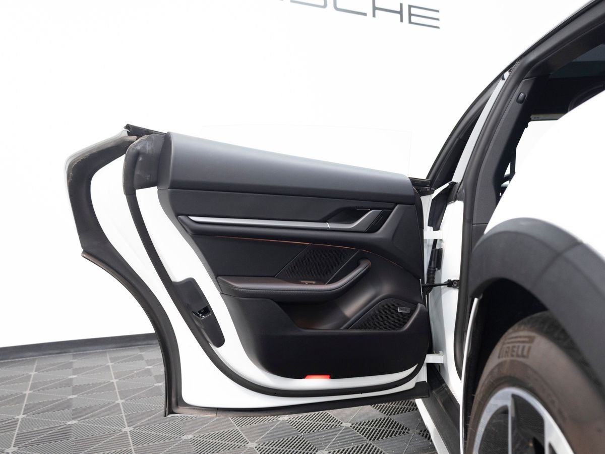 2025 Porsche Taycan 4S Cross Turismo