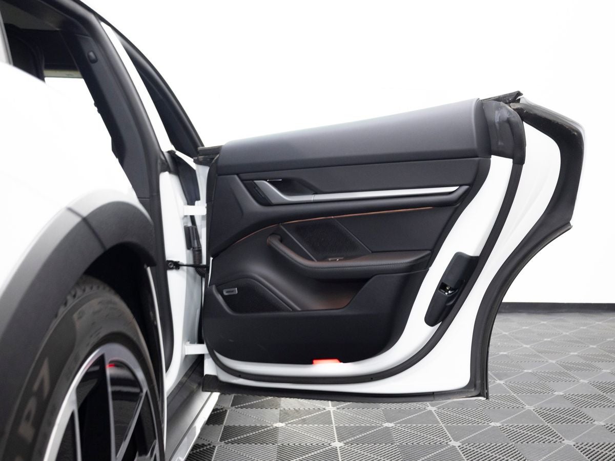 2025 Porsche Taycan 4S Cross Turismo