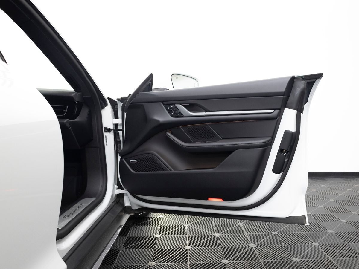 2025 Porsche Taycan 4S Cross Turismo