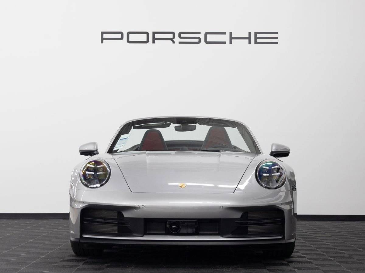 2025 Porsche 911 Carrera