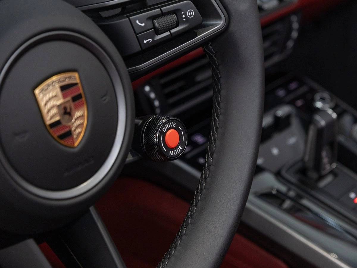 2025 Porsche 911 Carrera