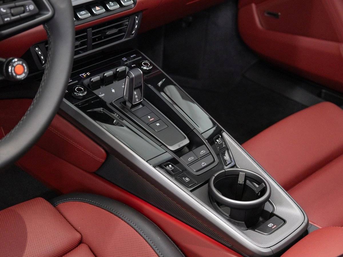 2025 Porsche 911 Carrera