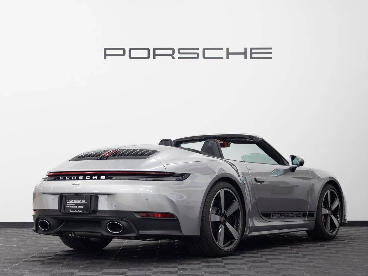 2025 Porsche 911 Carrera