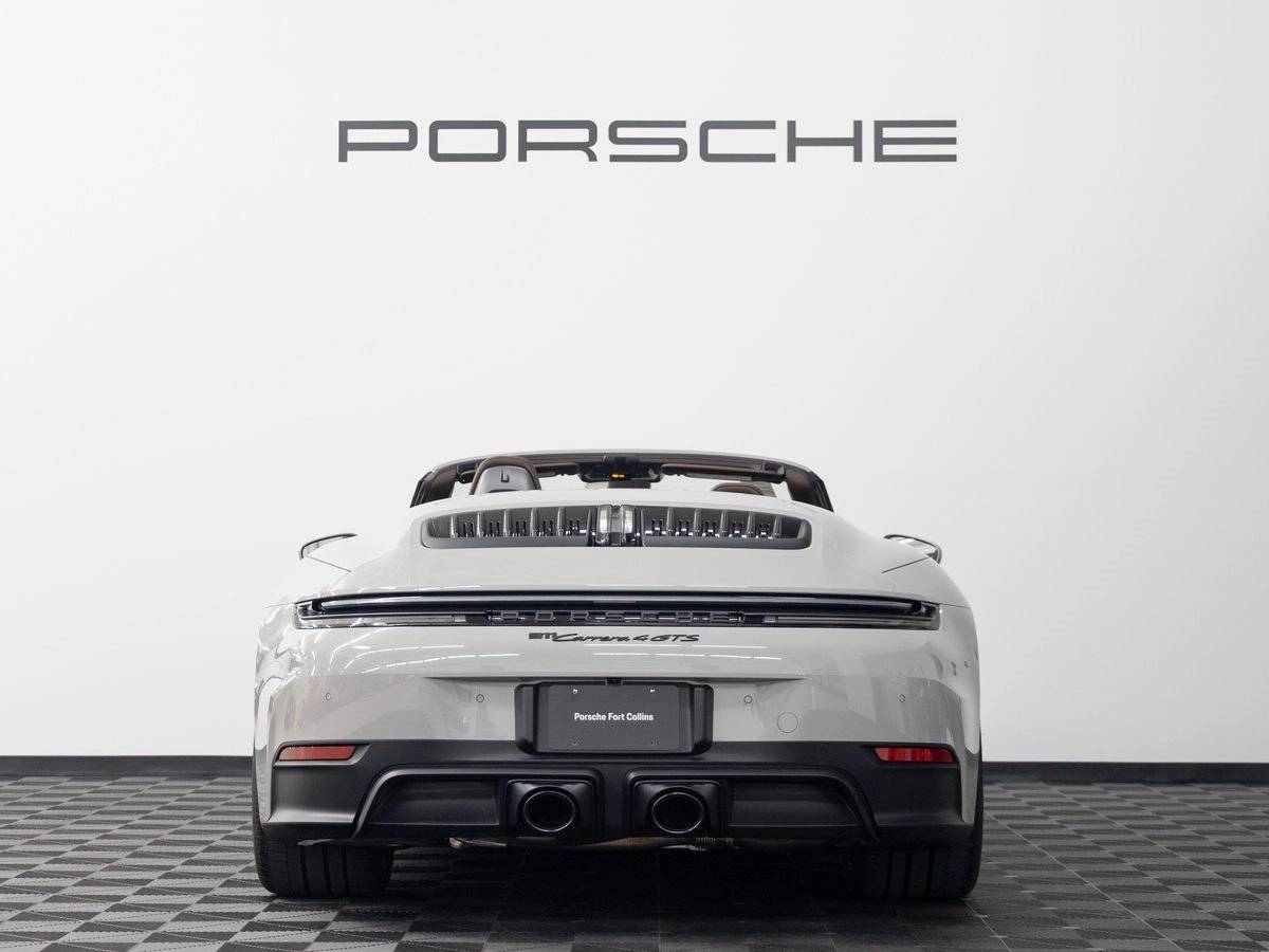2026 Porsche 911 Carrera 4 GTS