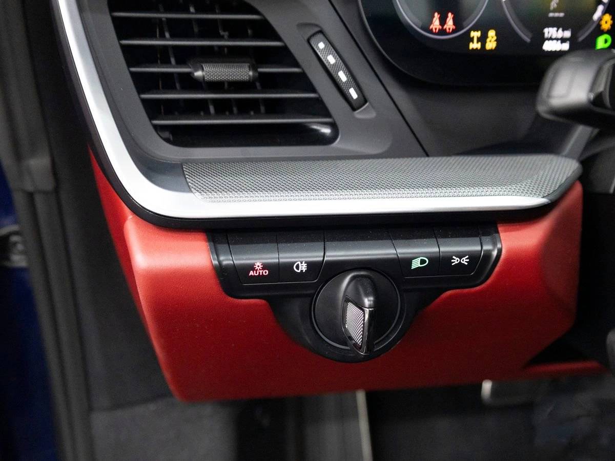 2025 Porsche 911 Turbo Cabriolet