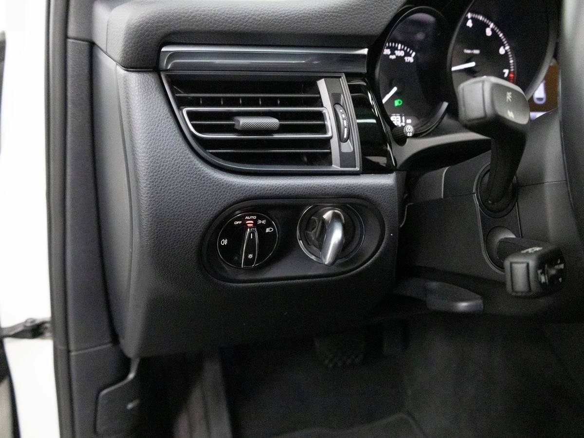 2023 Porsche Macan Macan