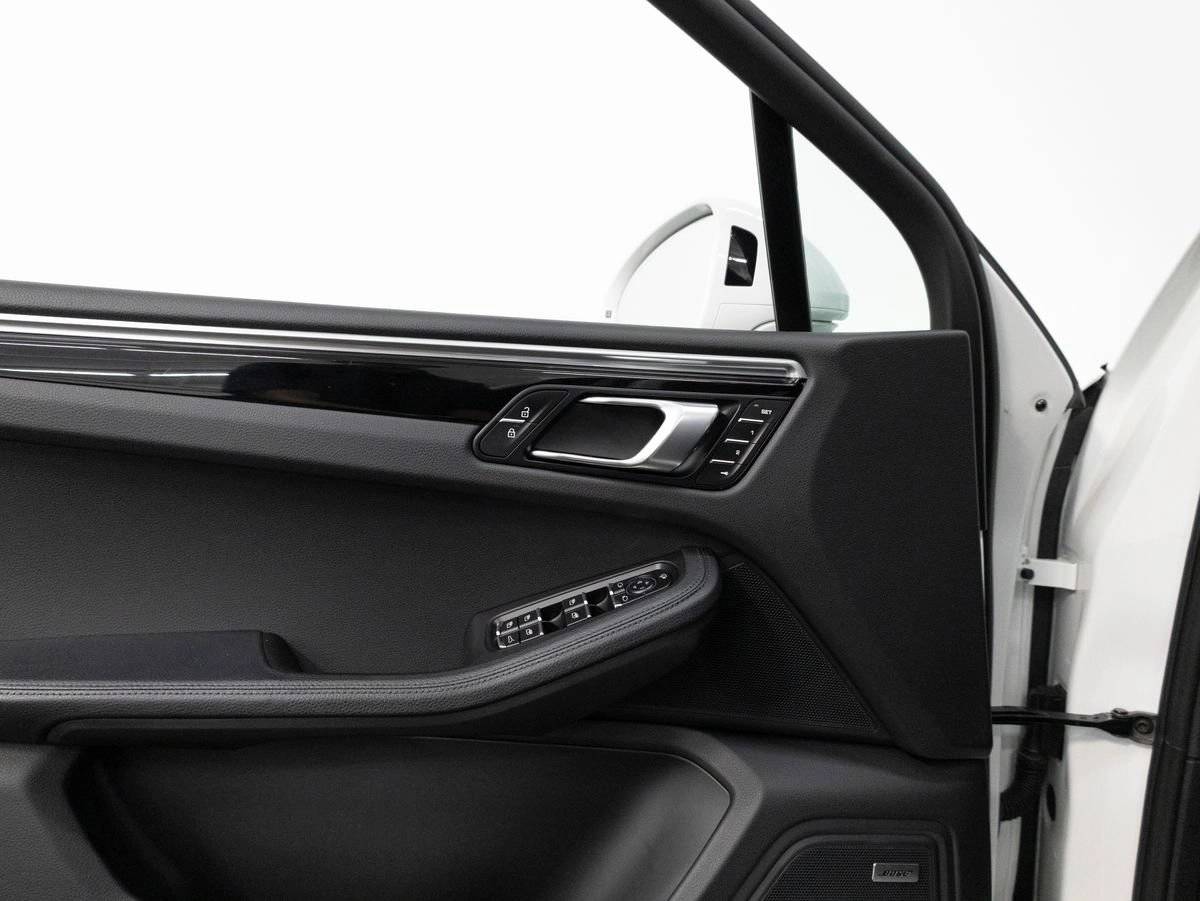 2023 Porsche Macan Macan