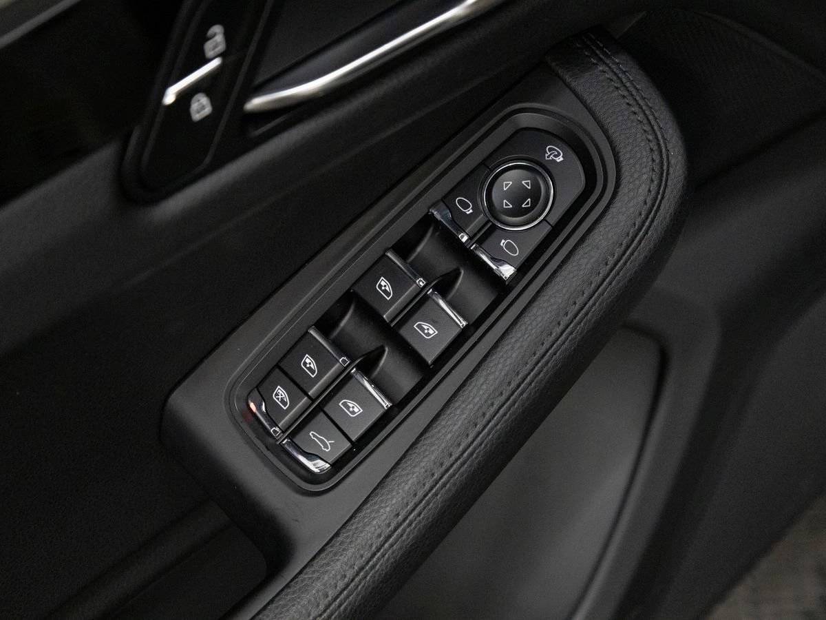 2023 Porsche Macan Macan
