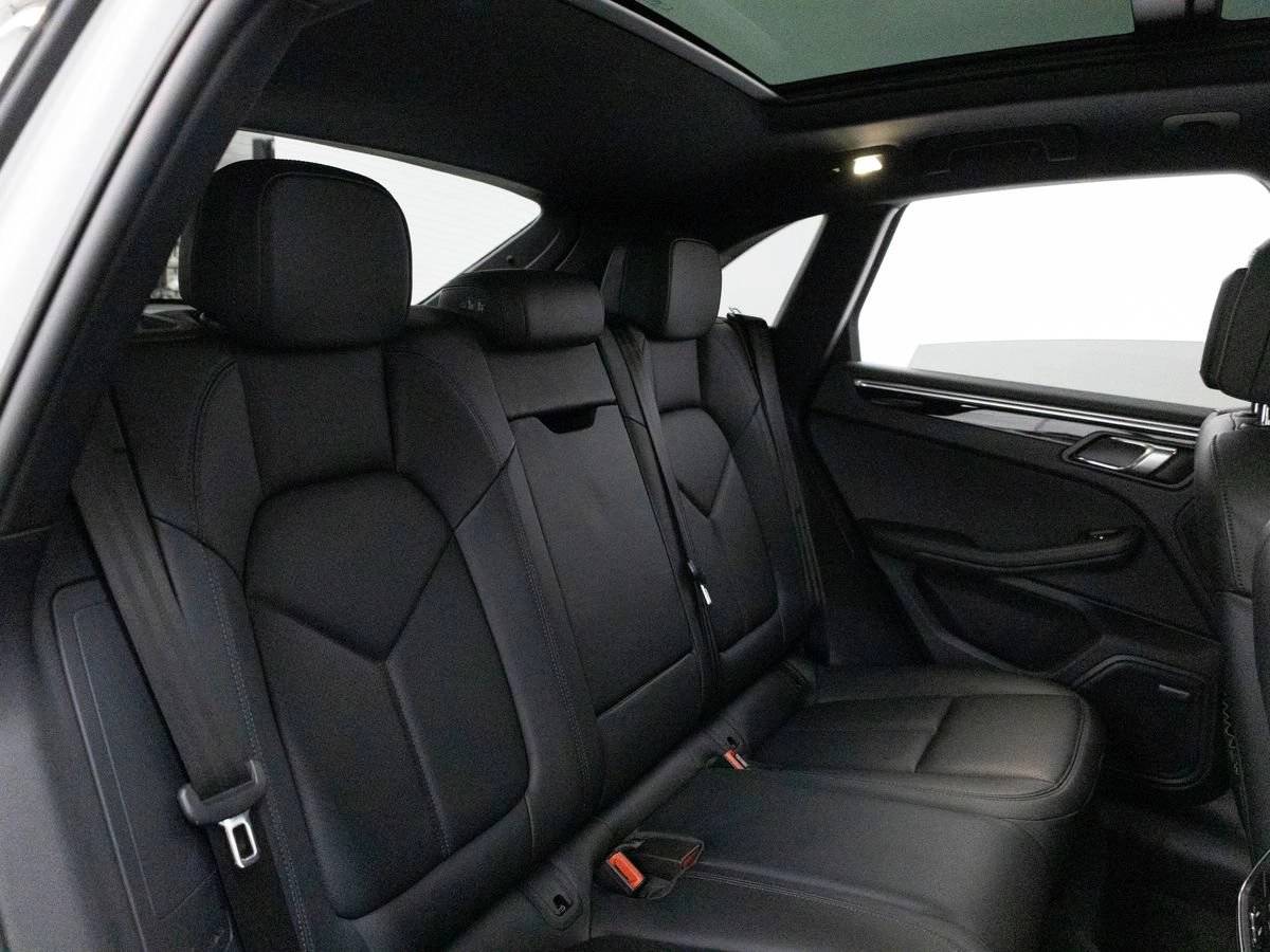 2023 Porsche Macan Macan