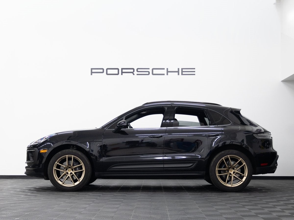 2025 Porsche Macan Base