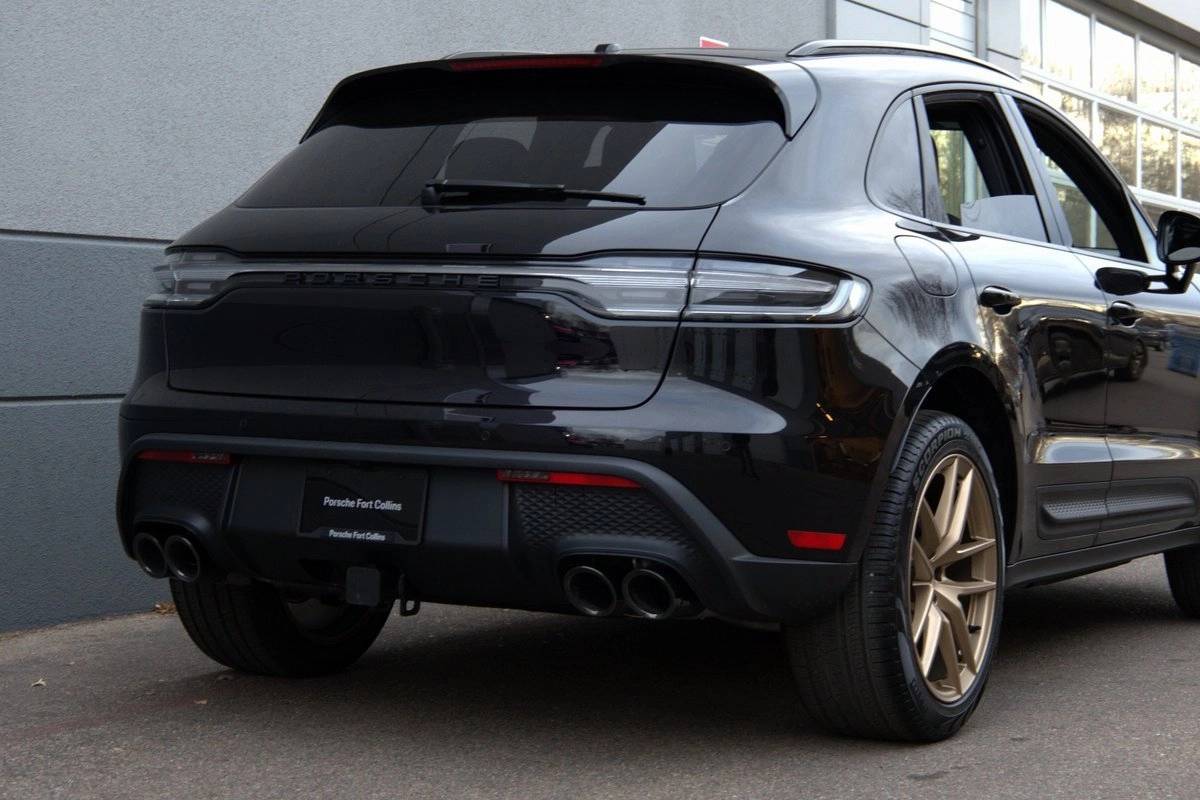 2025 Porsche Macan Base