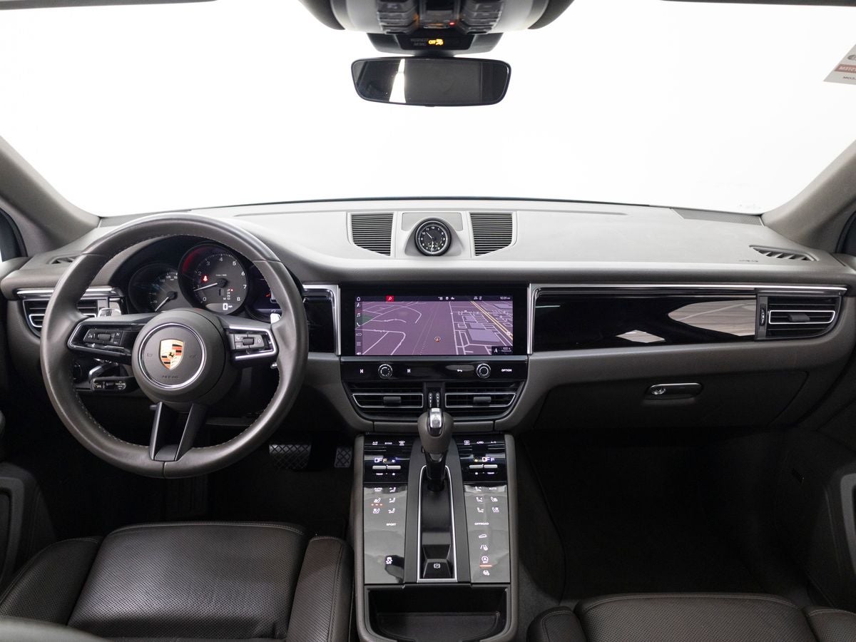 2023 Porsche Macan Base