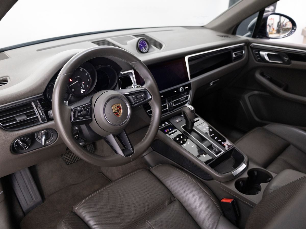 2023 Porsche Macan Base