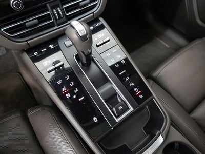 2023 Porsche Macan Base