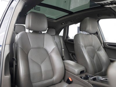 2023 Porsche Macan Base