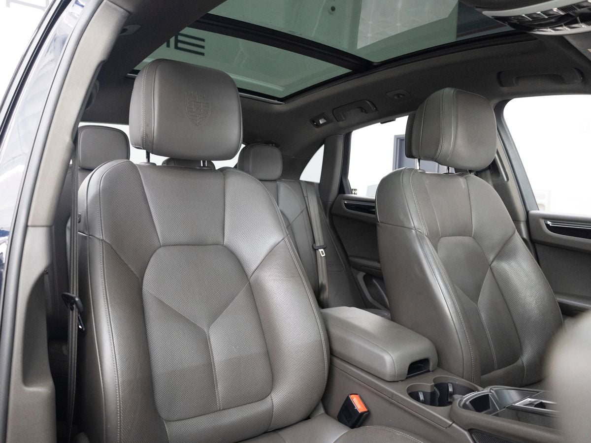 2023 Porsche Macan Base