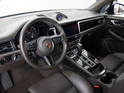 2023 Porsche Macan Base