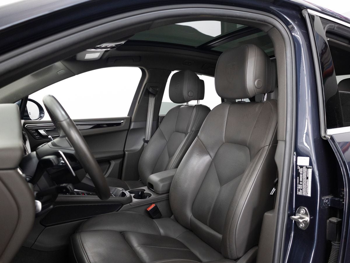 2023 Porsche Macan Base