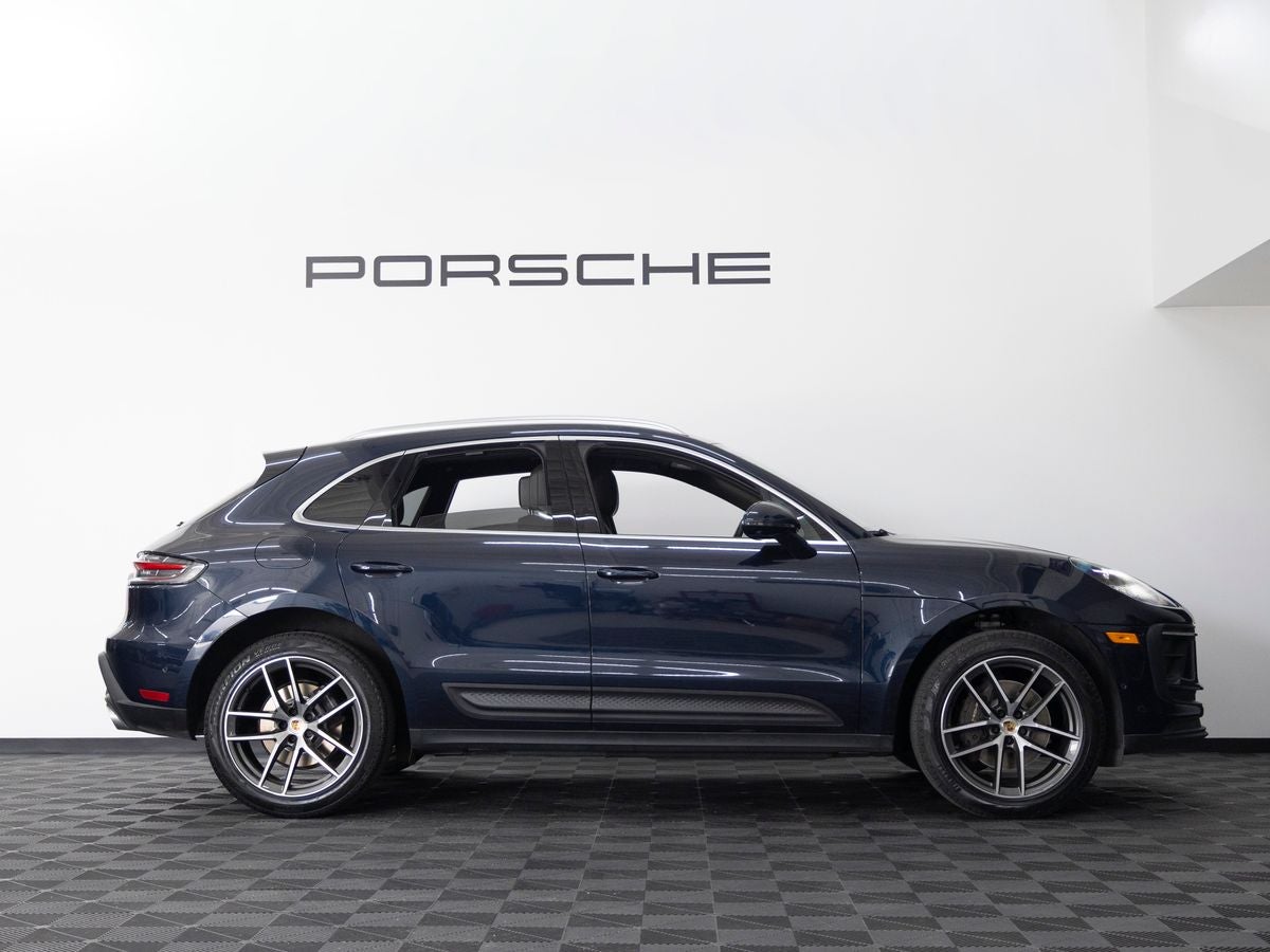 2023 Porsche Macan Base