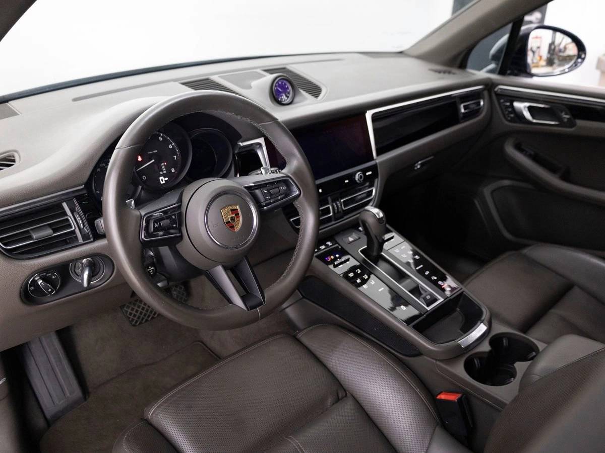 2023 Porsche Macan Base