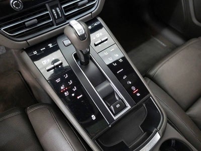 2023 Porsche Macan Base