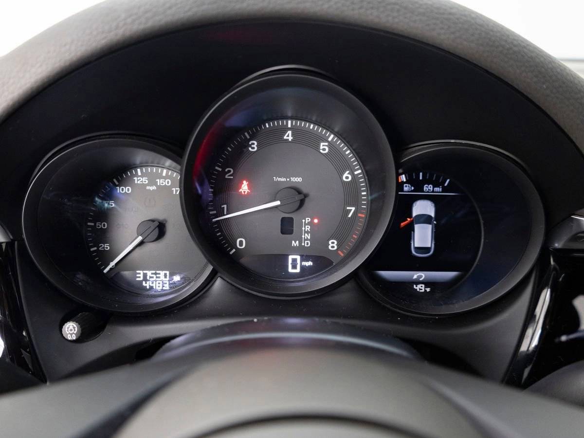 2023 Porsche Macan Base