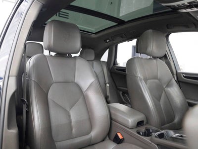 2023 Porsche Macan Base