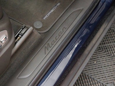 2023 Porsche Macan Base