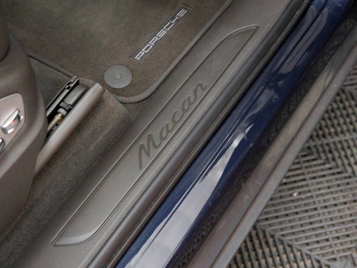 2023 Porsche Macan Base