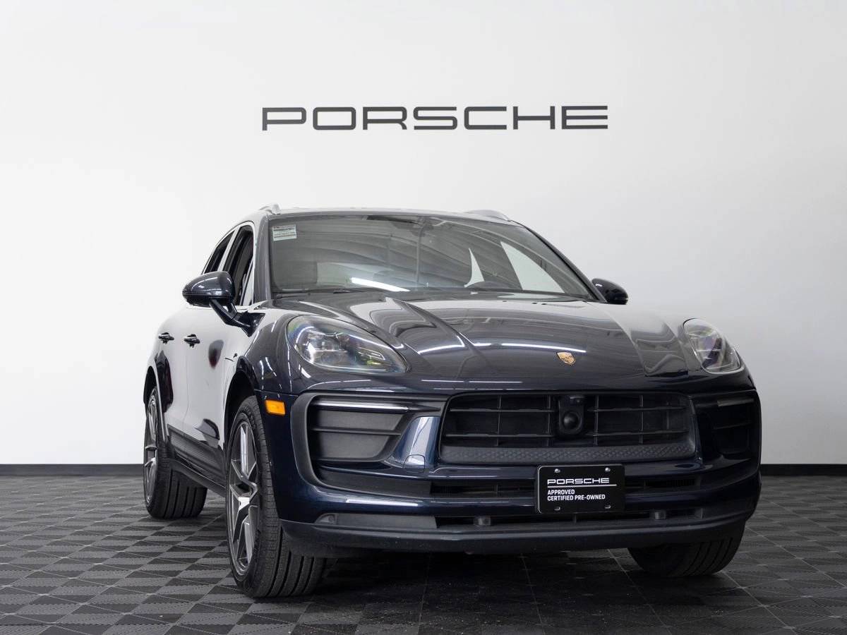 2023 Porsche Macan Base