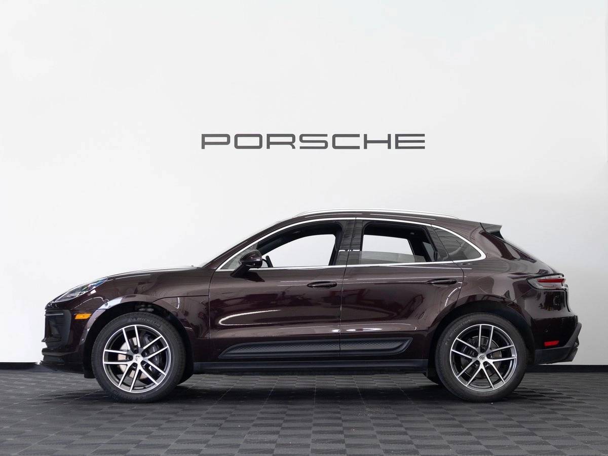 2024 Porsche Macan Base