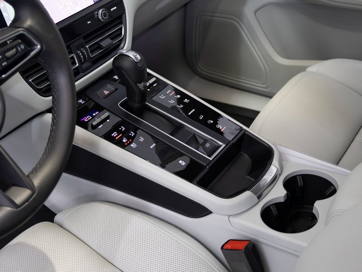 2024 Porsche Macan Base